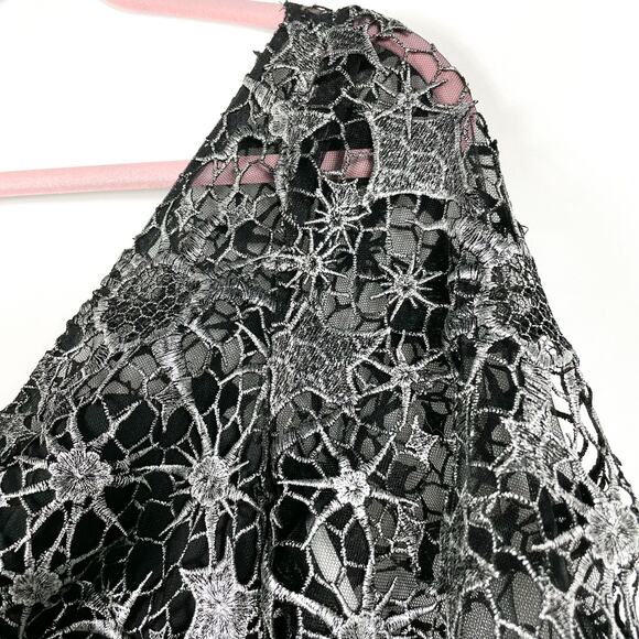 Marchesa‎ Notte Lace Dress Black Silver V-Neck Midi Cocktail Guipure Sz 6 - Picture 4 of 7